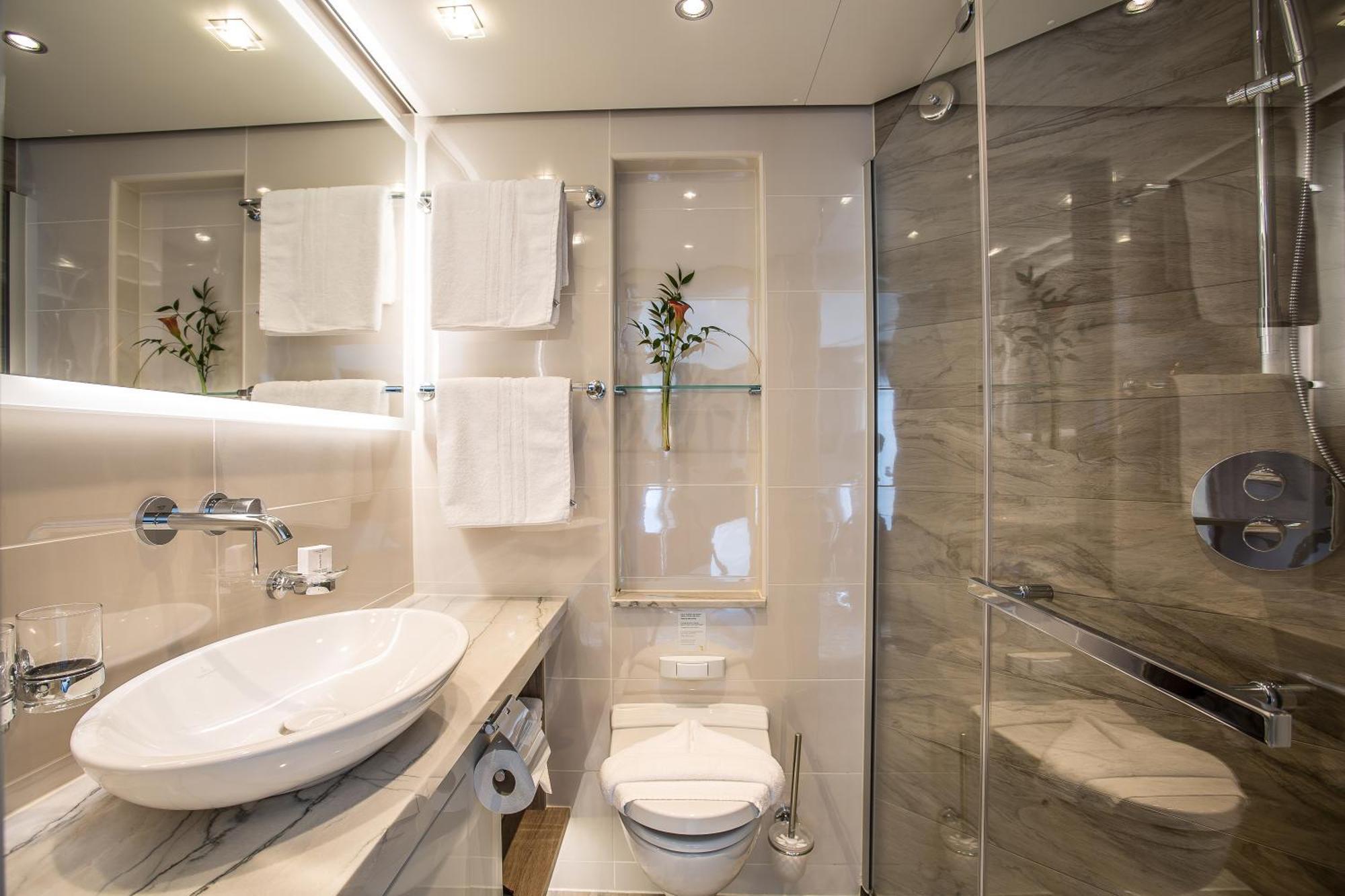 Hotelship Ms Oscar Wilde 4*